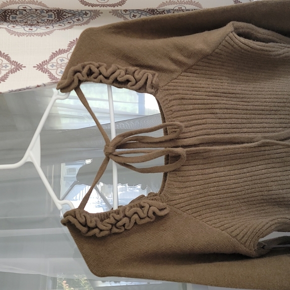 Cliché Square Neck Sweater - Picture 3 of 4